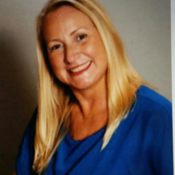 Meet your Posher, Ines - Picture 1 of 1