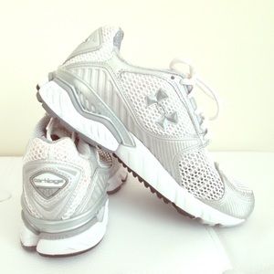 Under Armour Sneakers