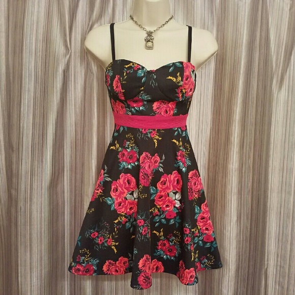 🔥Floral fit and flare dress