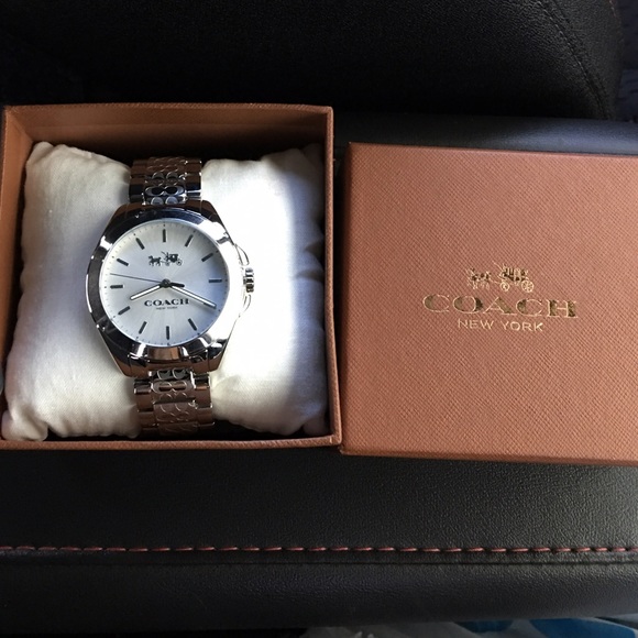 🌺RARE🌺 Beautiful Coach Tristen Watch. - Picture 3 of 3