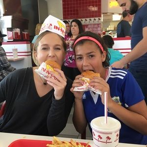 Meet your Posher, Caitlyn