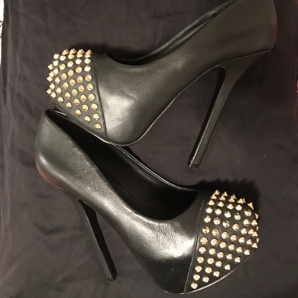 Steve Madden Studded Bolddd Heels