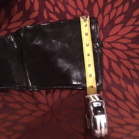 Additional pics of black guess boots