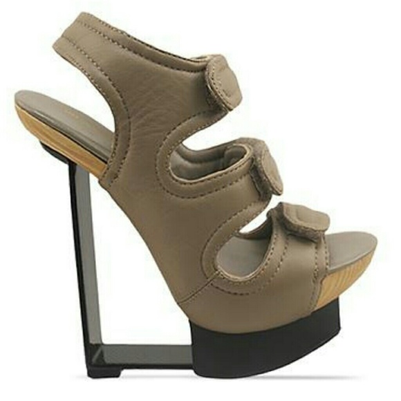 United Nude 90 Degree Space Wedge Taupe Size 36