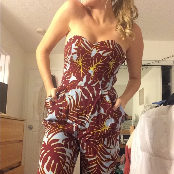 Hawaiian/palm print Jumpsuit!!