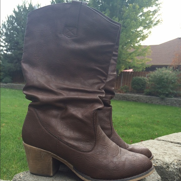 Brown cowgirl boots