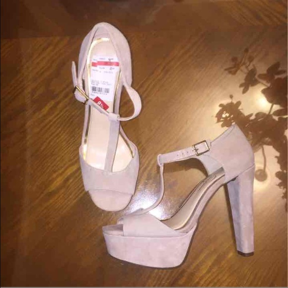 Jessica Simpson T strap heels