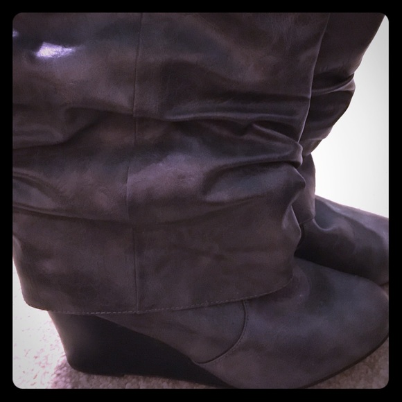 Gray slouchy boots