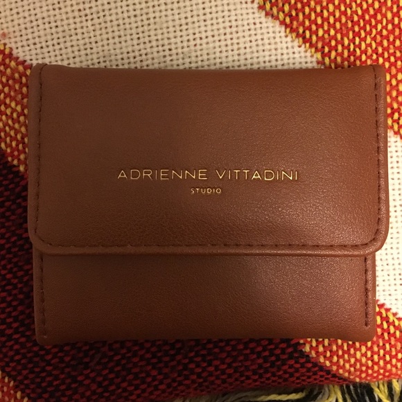 Adrienne Vittadini wallet