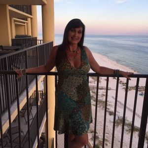 Meet your Posher, Monica