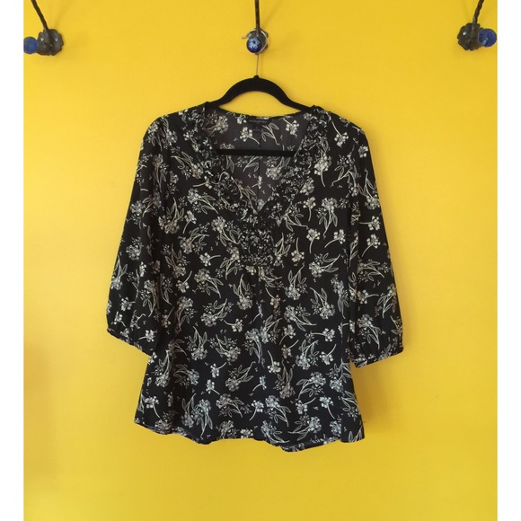 Banana Republic black & white floral pattern tunic