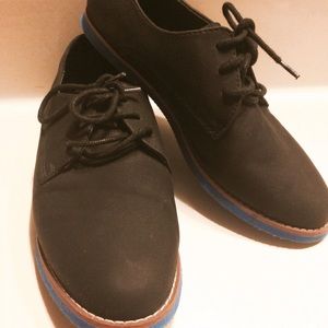 Madden girl size 8 oxfords with blue sole