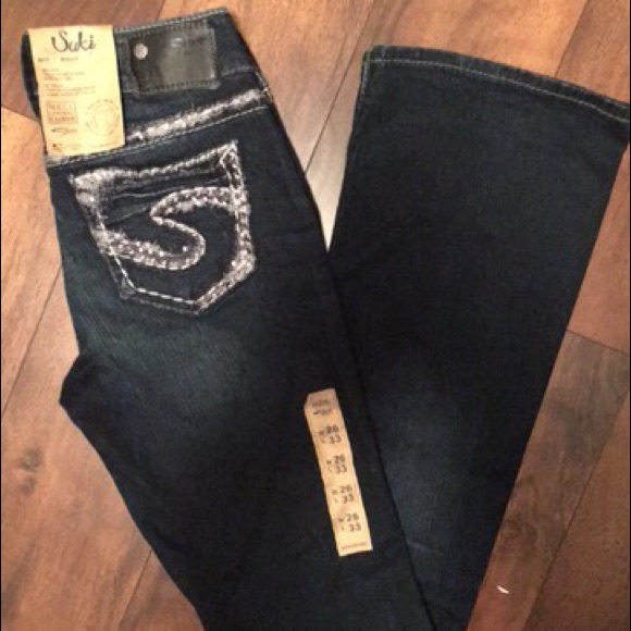 Suki Silvers bootcut 26X33 or 3/4 long
Dark wash