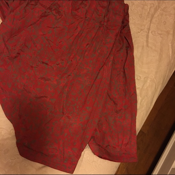 Red and green salwaar kameez - Picture 4 of 4