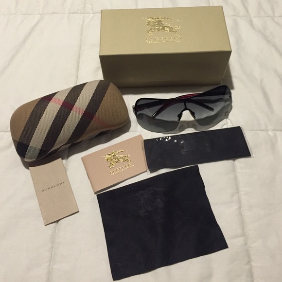 Burberry Accessories - ❗️SALE❗️Authentic Burberry Sunglasses