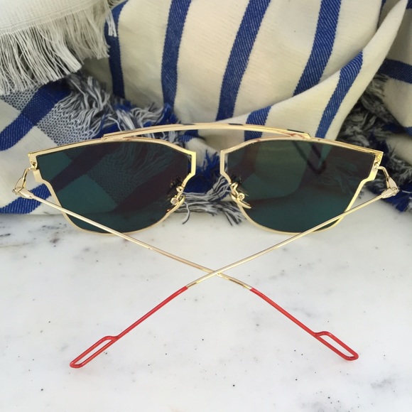 🆑 "Camilla" Sunglasses || Gold & Orange Mirror - Picture 2 of 6