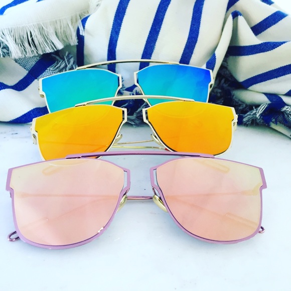 🆑 "Camilla" Sunglasses || Gold & Orange Mirror - Picture 5 of 6