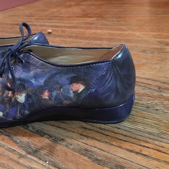 Shoes - Picture 4 of 5