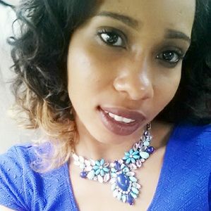 Meet your Posher, Derricka