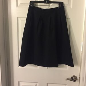 Black skirt with pockets