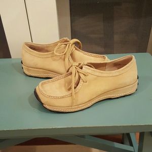 Ladies Naturalizer lace up loafer