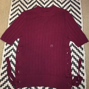 Crop top shirt.