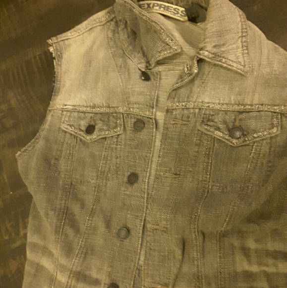 Edgy distressed "denim" vest - Picture 2 of 4