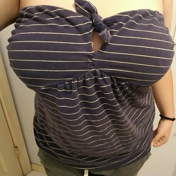 Striped keyhole top
