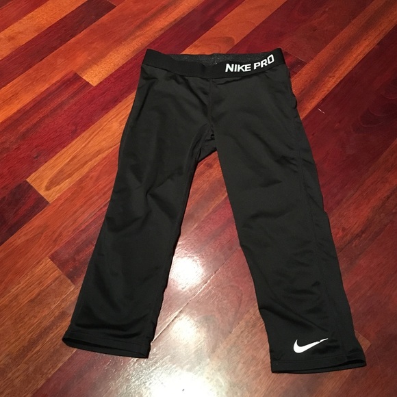 Girls Nike Cropped leggings