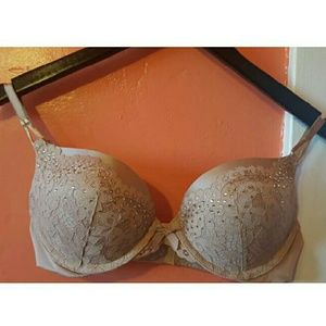 VS bombshell plunge push-up add two cups bra