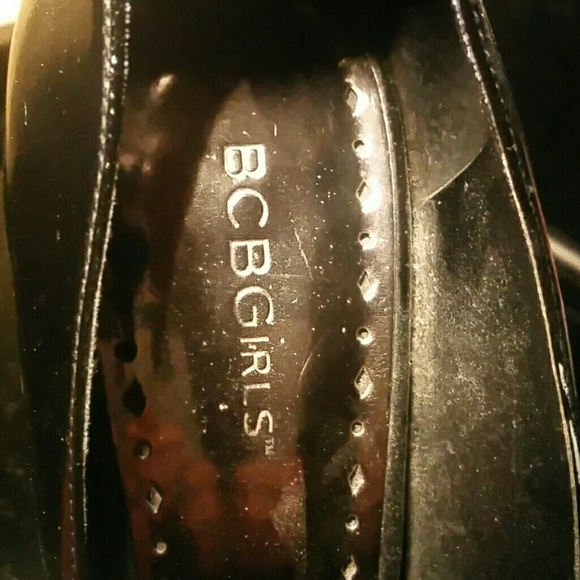 Shoes - Picture 4 of 4