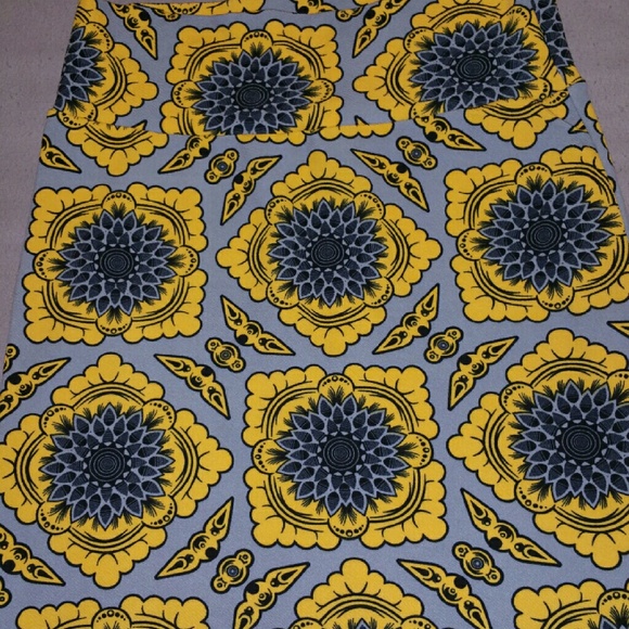 NWT Lularoe Cassie Skirt Medium