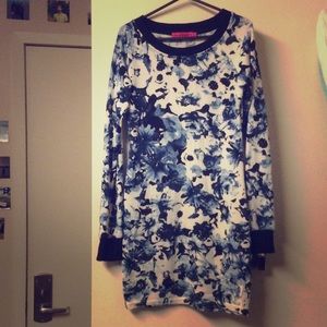 Floral blue and white patterned cotton dress