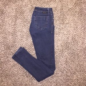 Dark skinny jeans/jeggings