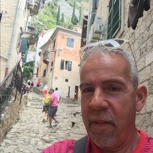 Meet your Posher, Emilio