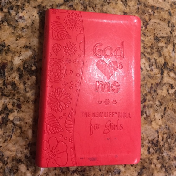God ❤️'s Me the new life bible for girls