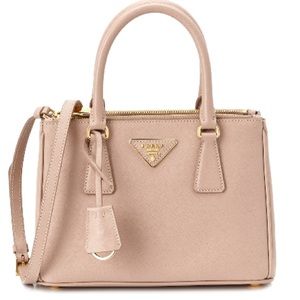 Meet your Posher, Ercilia