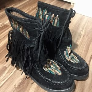 Moccasin black wedge boots