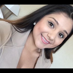 Meet your Posher, Raquel