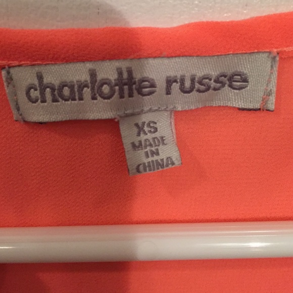 Selling a blouses for $7 - Picture 3 of 3