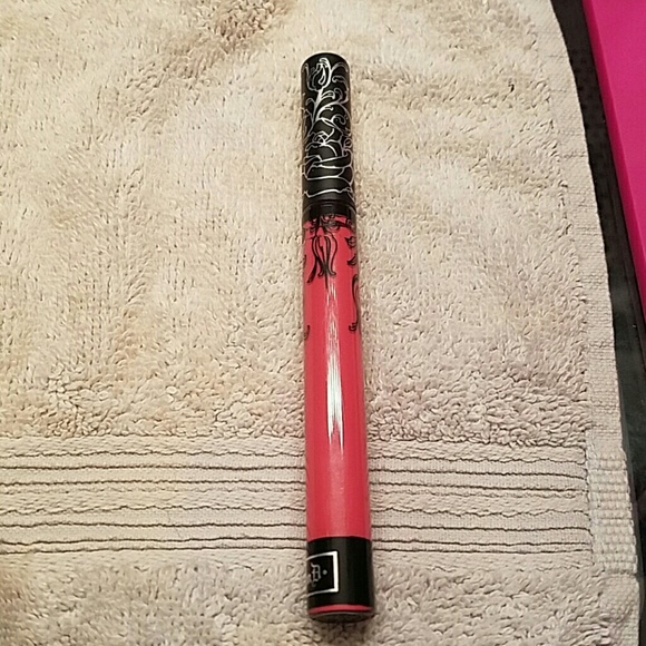 Kat von d liquid lipstick in jeffree
