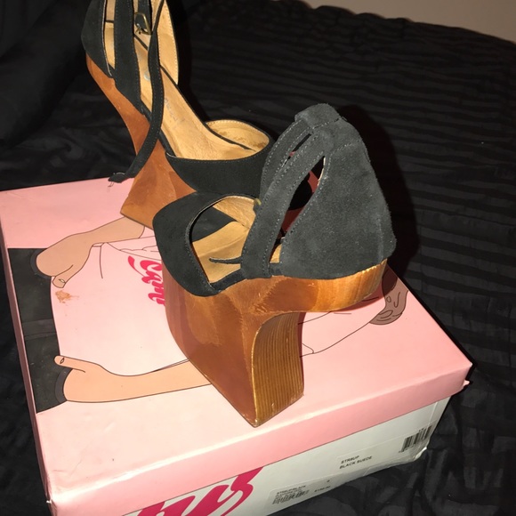 Jeffery Campbell - Picture 2 of 2