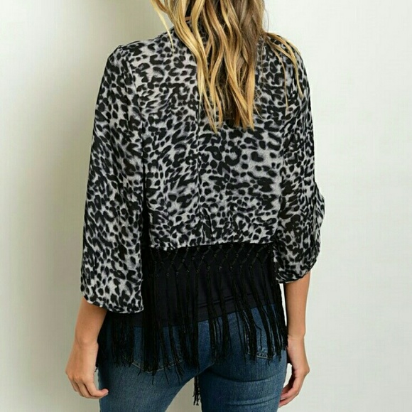 S & M LEFT 🖤CAPTIVATING WATERFALL CARDIGAN - Picture 2 of 2