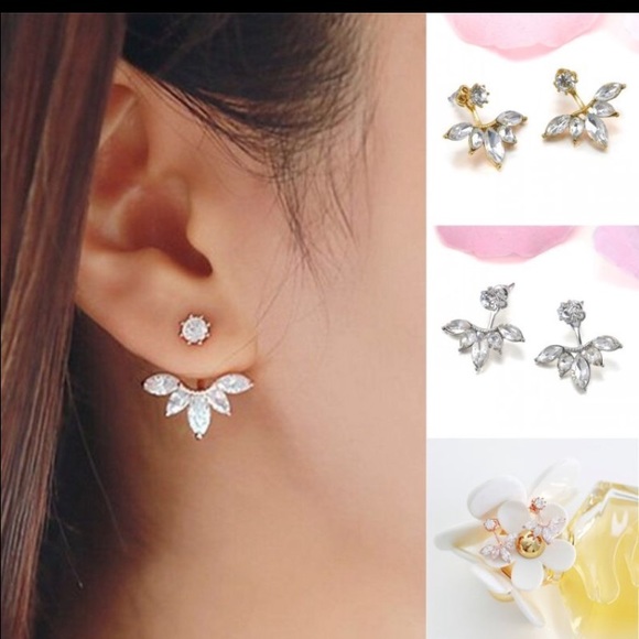 🚨ONLY 1 LEFT🚨Crystal Rhinestone Earring Stud - Picture 2 of 3