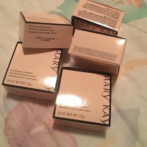 Mineral powder foundation