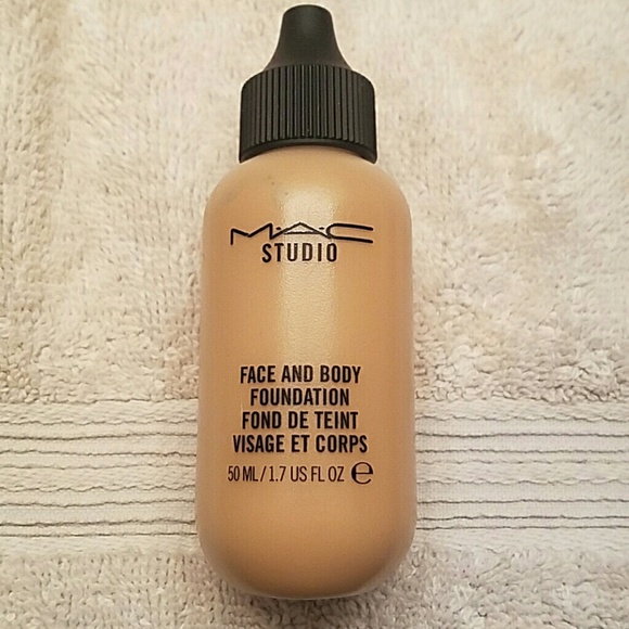 Mac face and body foundation. Shade c5