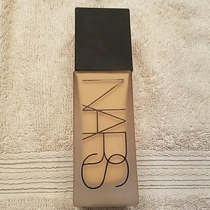 Nars all day luminous weightless foundation-punjab