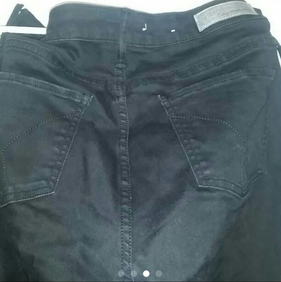 Calvin Klein - Picture 3 of 4