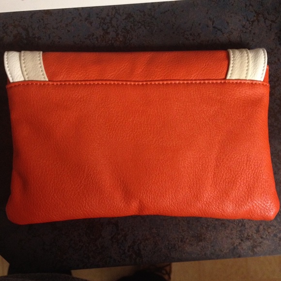 Grace Adele Shay Clutch - Picture 2 of 3