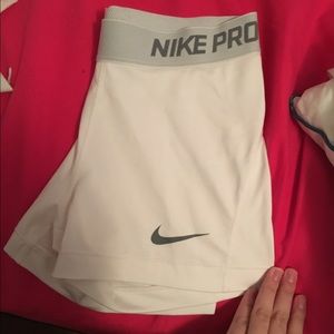 white snike pro compression shorts small